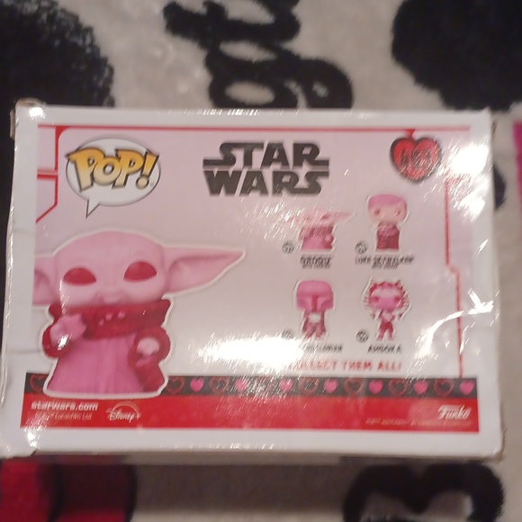 Grogu with cookies. - Picture 3 of 4